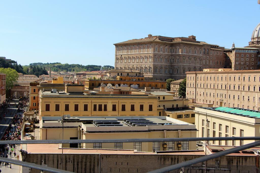 La Rosa del Vaticano Roma Exterior foto